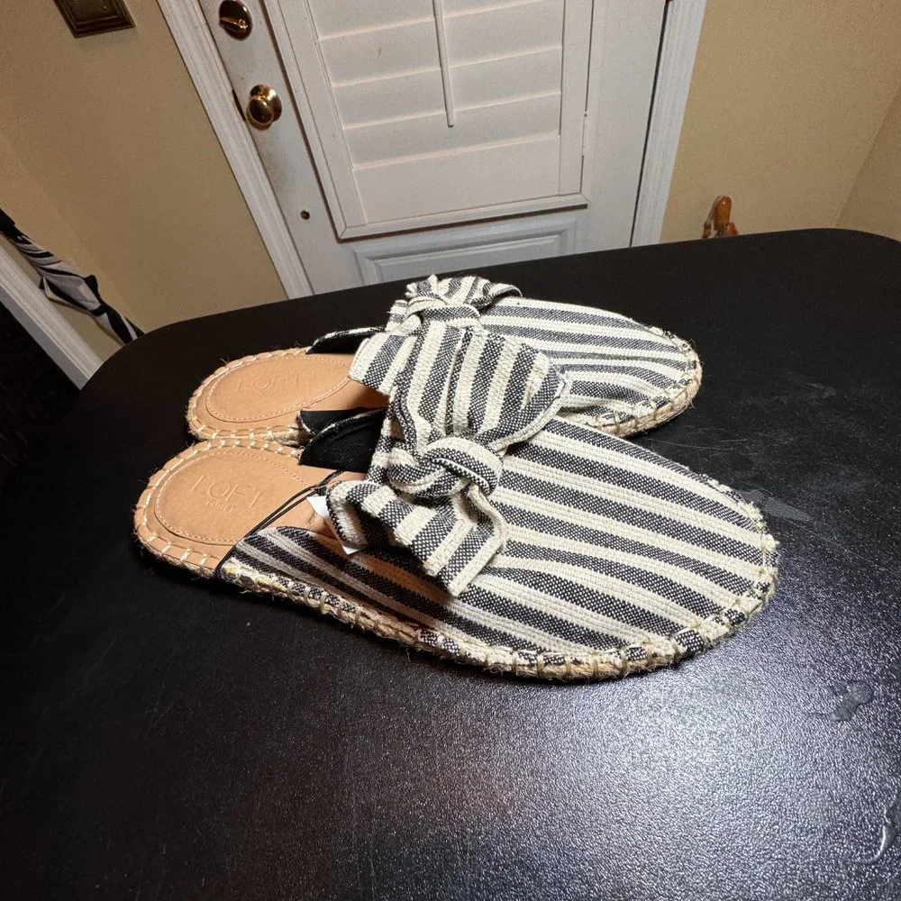 Loft size 10 espadrille slippers NWT with a bow